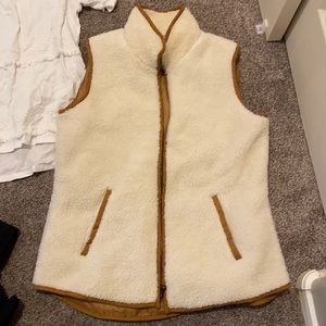 Sleeveless vest beige